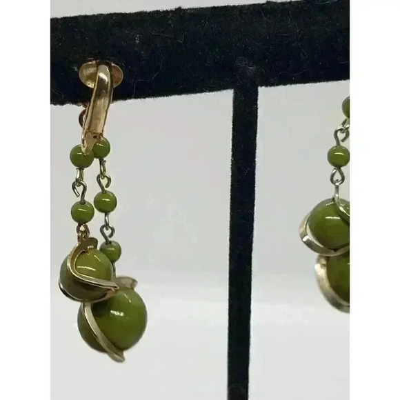 Vintage Green Earring Lucite Plastic Gold Atomic Swirl MCM Mid Century 50s Clip - Picture 5 of 8